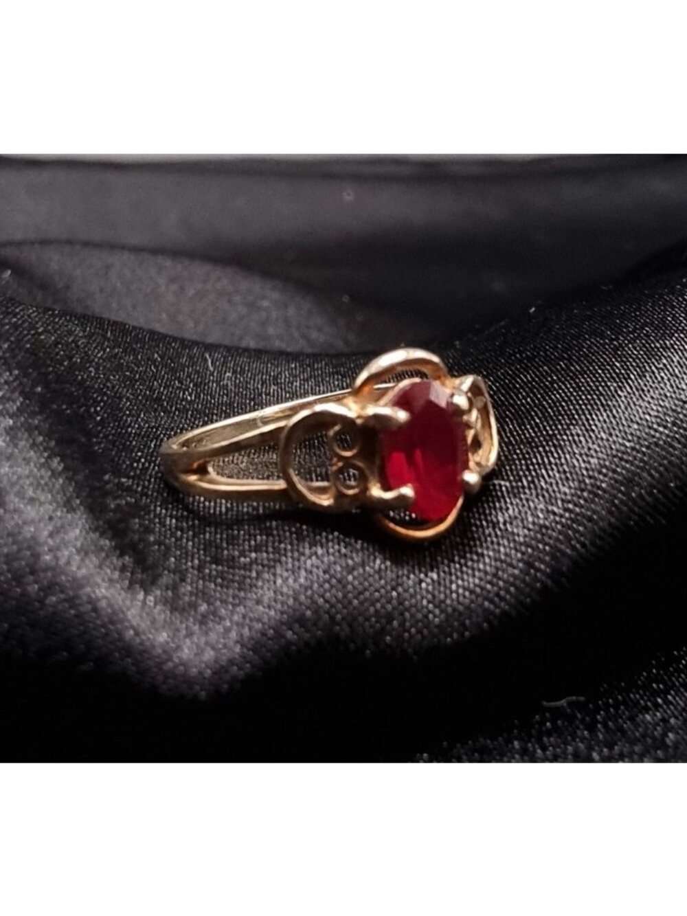 Vintage 10K Solid Gold Ruby Ring With Ornate Design